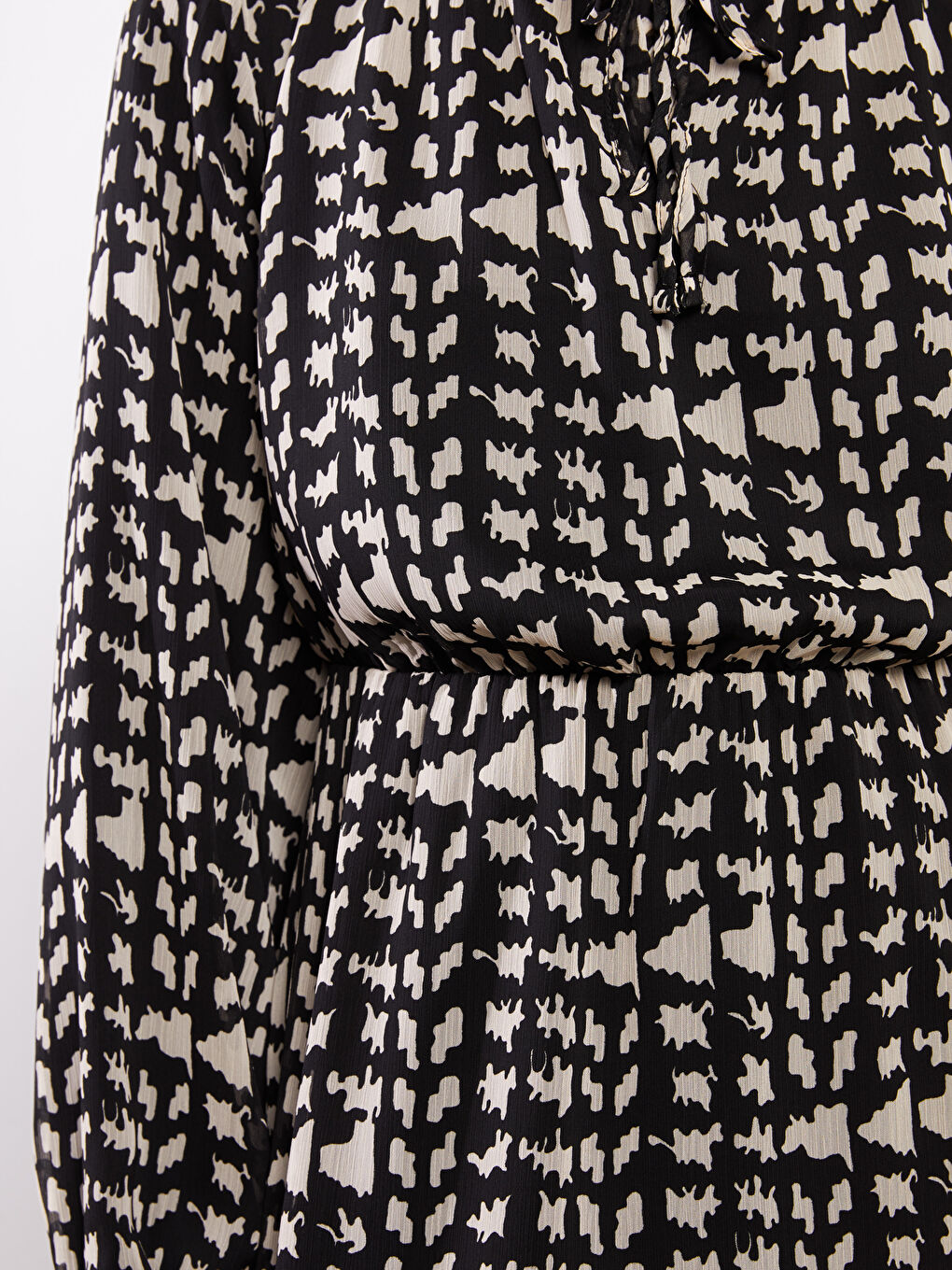 Siyah Bağlamalı Yaka Desenli Uzun Kollu Kadın Elbise-3