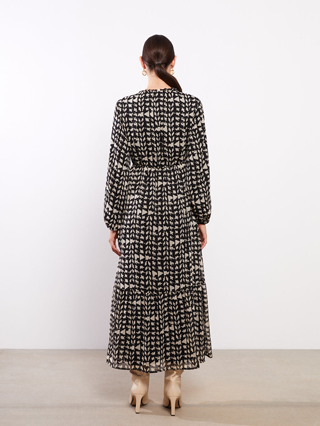 Siyah Bağlamalı Yaka Desenli Uzun Kollu Kadın Elbise-4