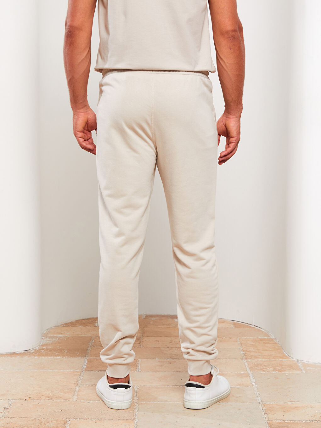 Standard Fit Men's Jogger Sweatpants-4