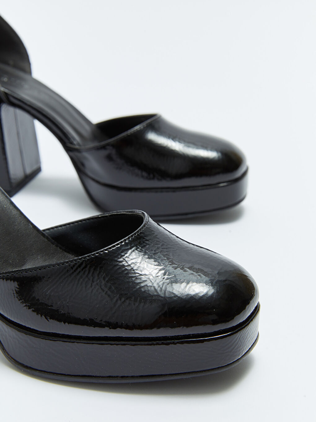 Siyah Deri Görünümlü Kadın Topuklu Ayakkabı-2
