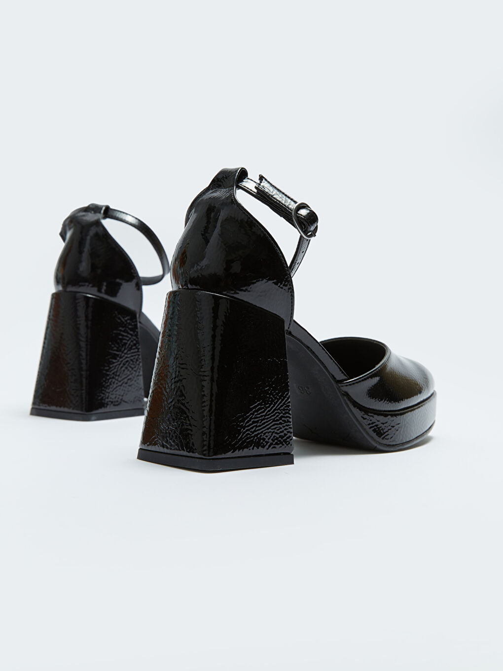 Siyah Deri Görünümlü Kadın Topuklu Ayakkabı-4