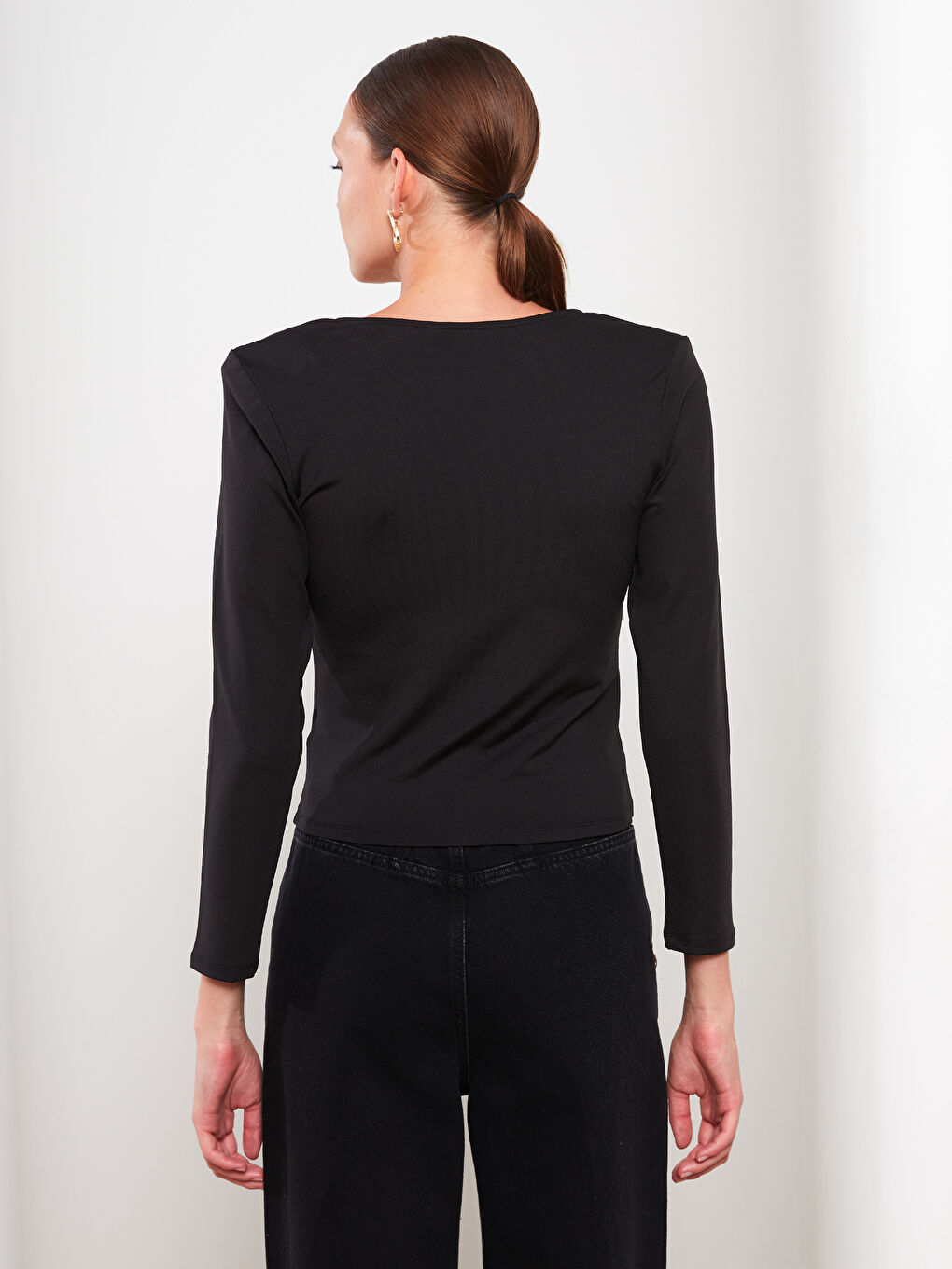 Siyah V Yaka Düz Uzun Kollu Kadın Tişört-4
