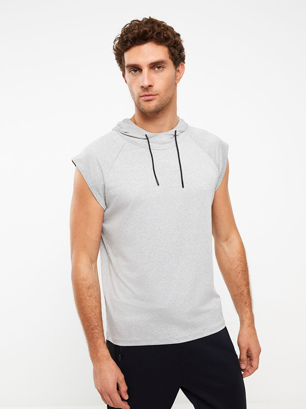 تيشيرت بدون أكمام بكابوش للرجال