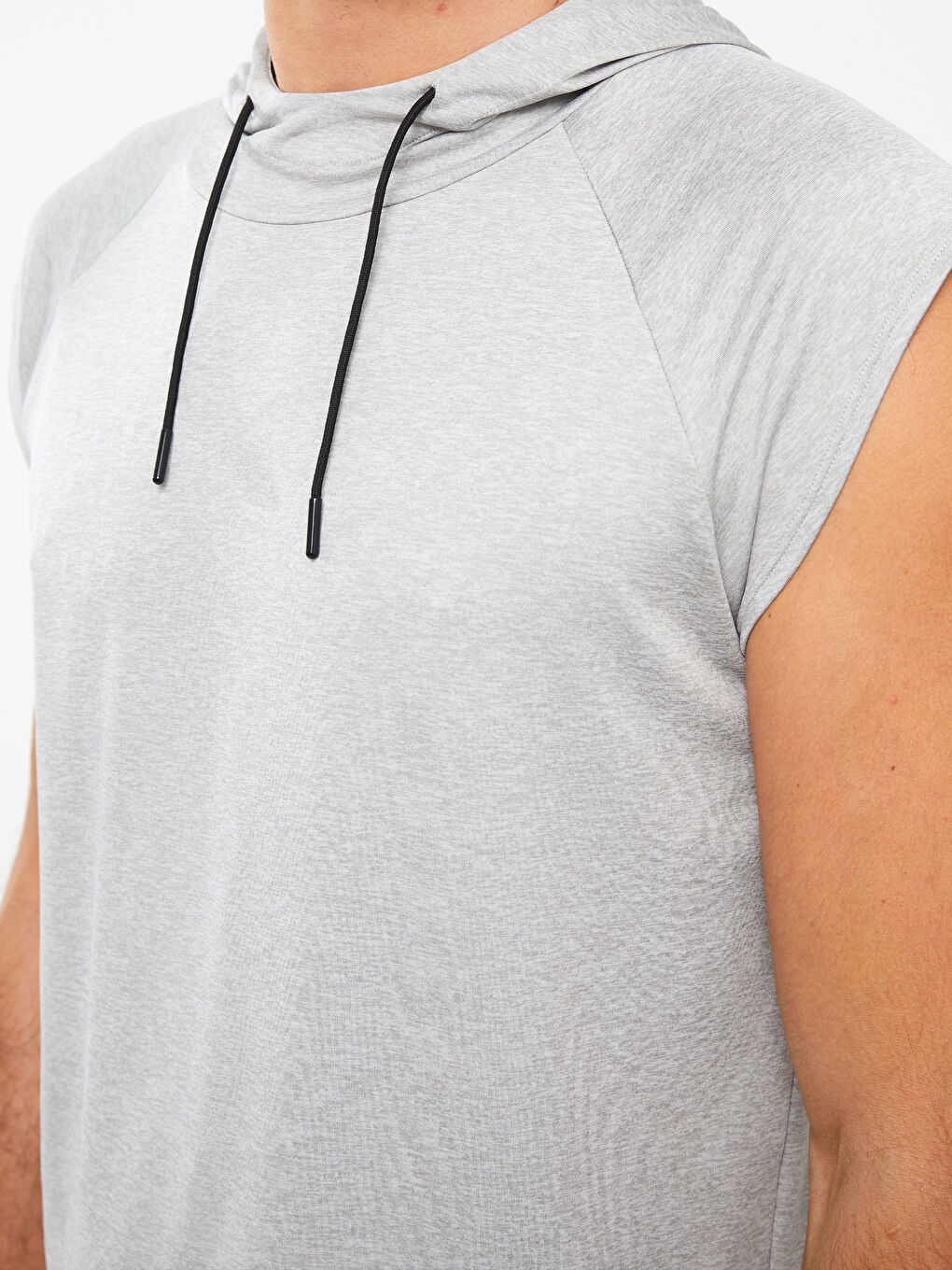 تيشيرت بدون أكمام بكابوش للرجال-3