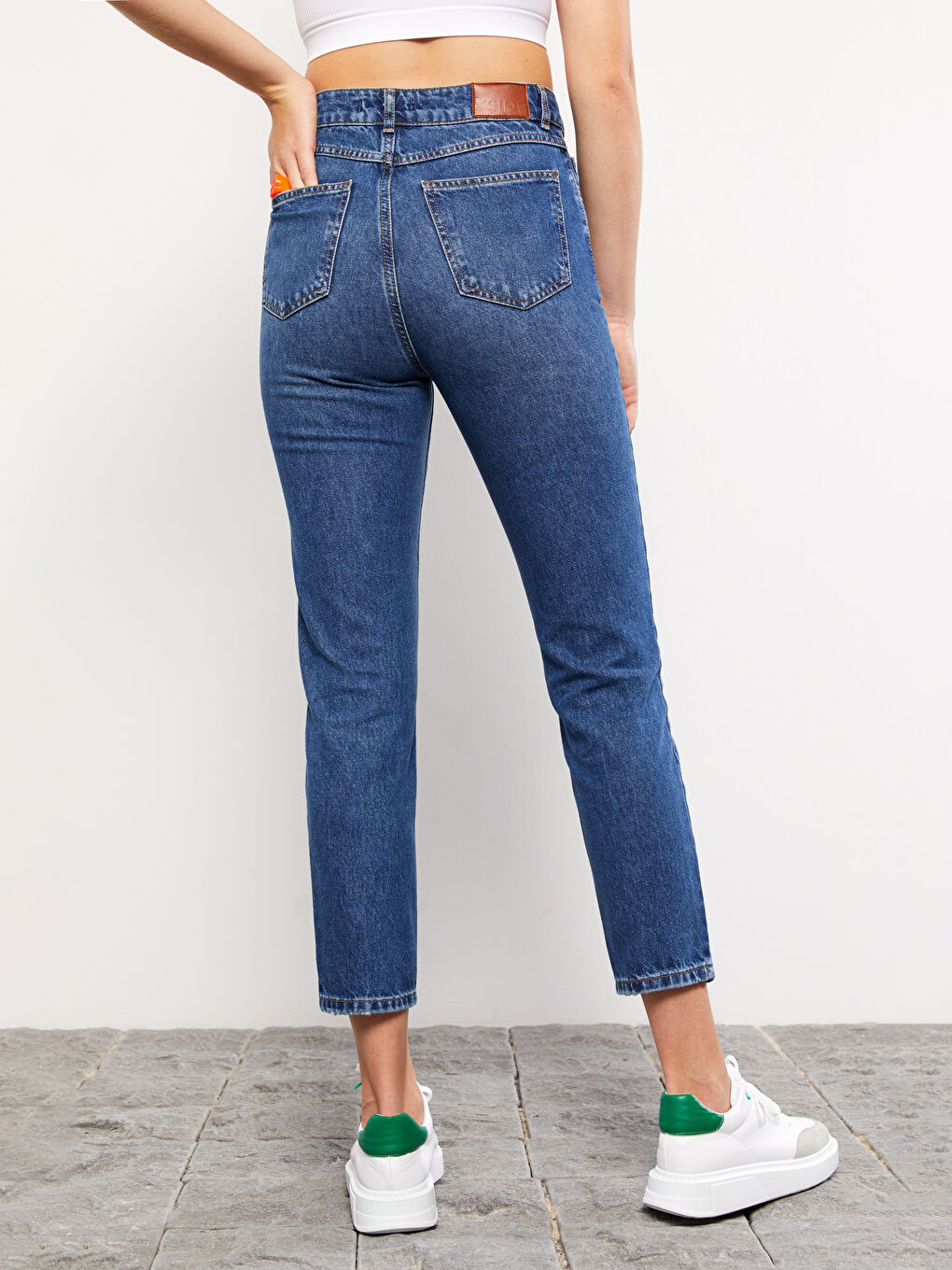 XSIDE Orta Mavi Yüksek Bel Mom Fit Kadın Jean Pantolon - 4