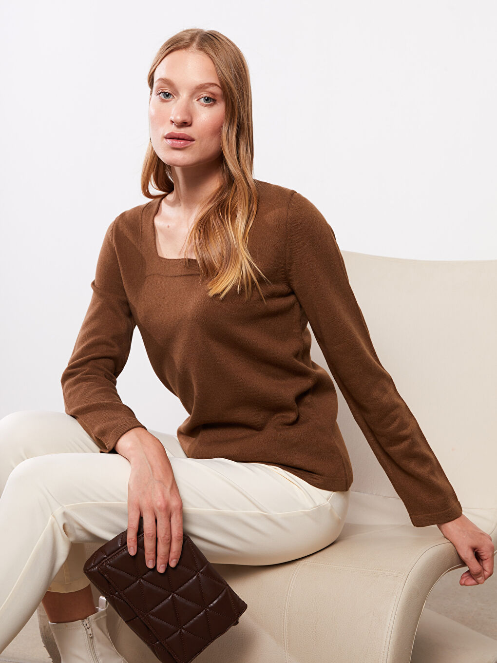 Свитер из трикотажа с квадратным воротником и длинным рукавом для женщин