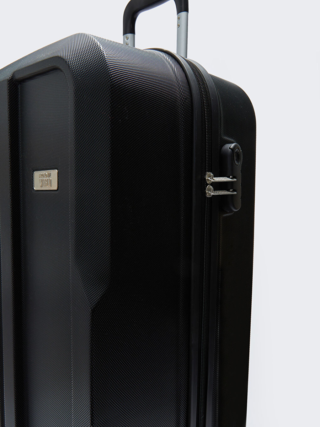 Siyah Kilit Detaylı Küçük Boy Valiz-4