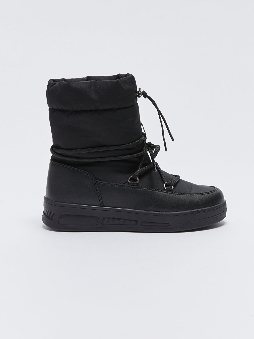 Siyah Bağcıklı Kalın Taban Kadın Kar Botu-1
