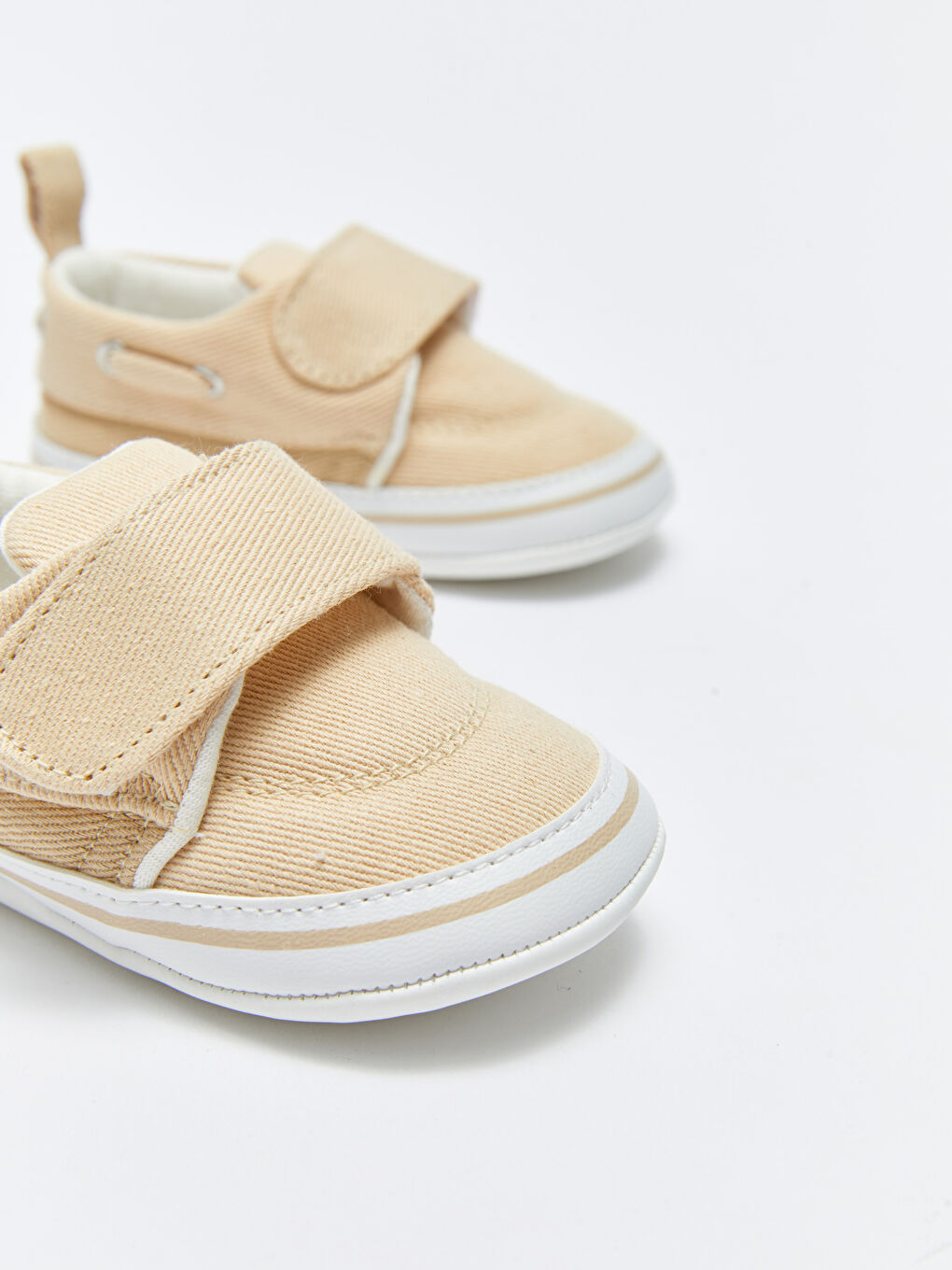 Ekru Cırt Cırtlı Erkek Bebek Yürüme Öncesi Ayakkabı ve Papyon Takımı-6