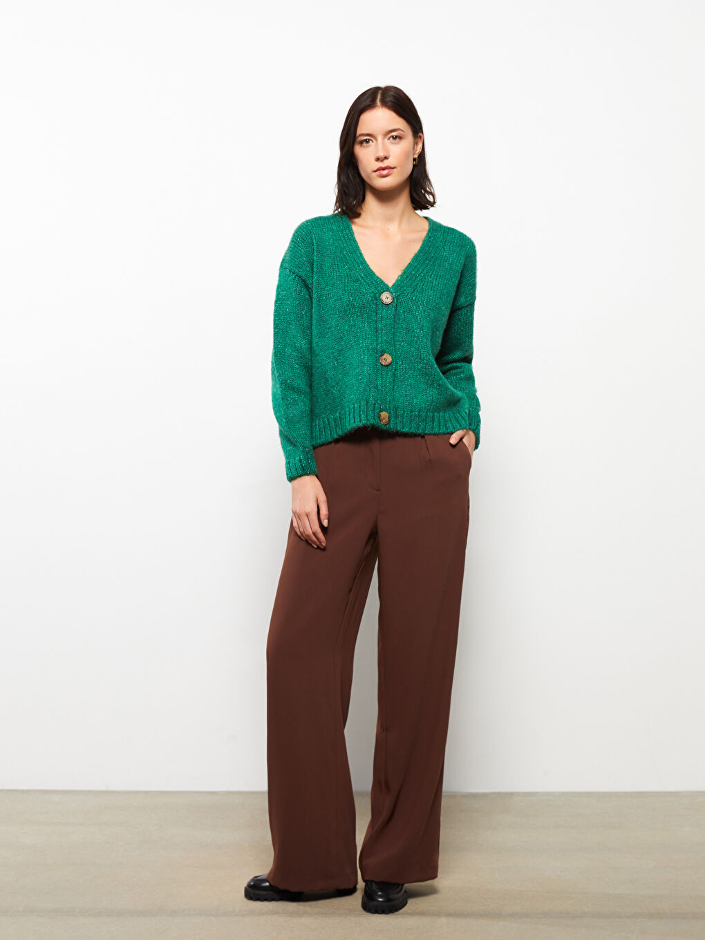 Yeşil V Yaka Kadın Triko Hırka-2