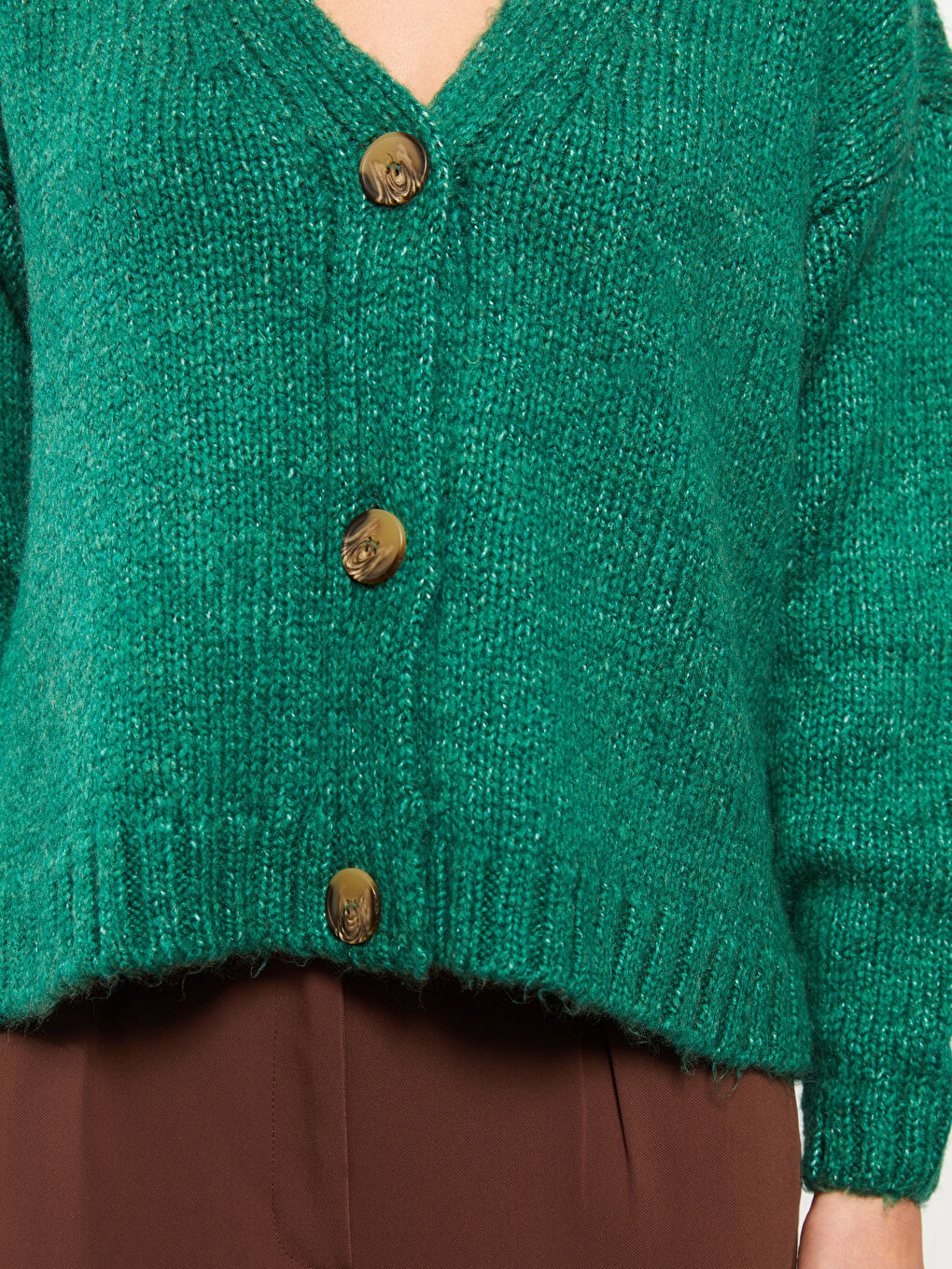 Yeşil V Yaka Kadın Triko Hırka-3