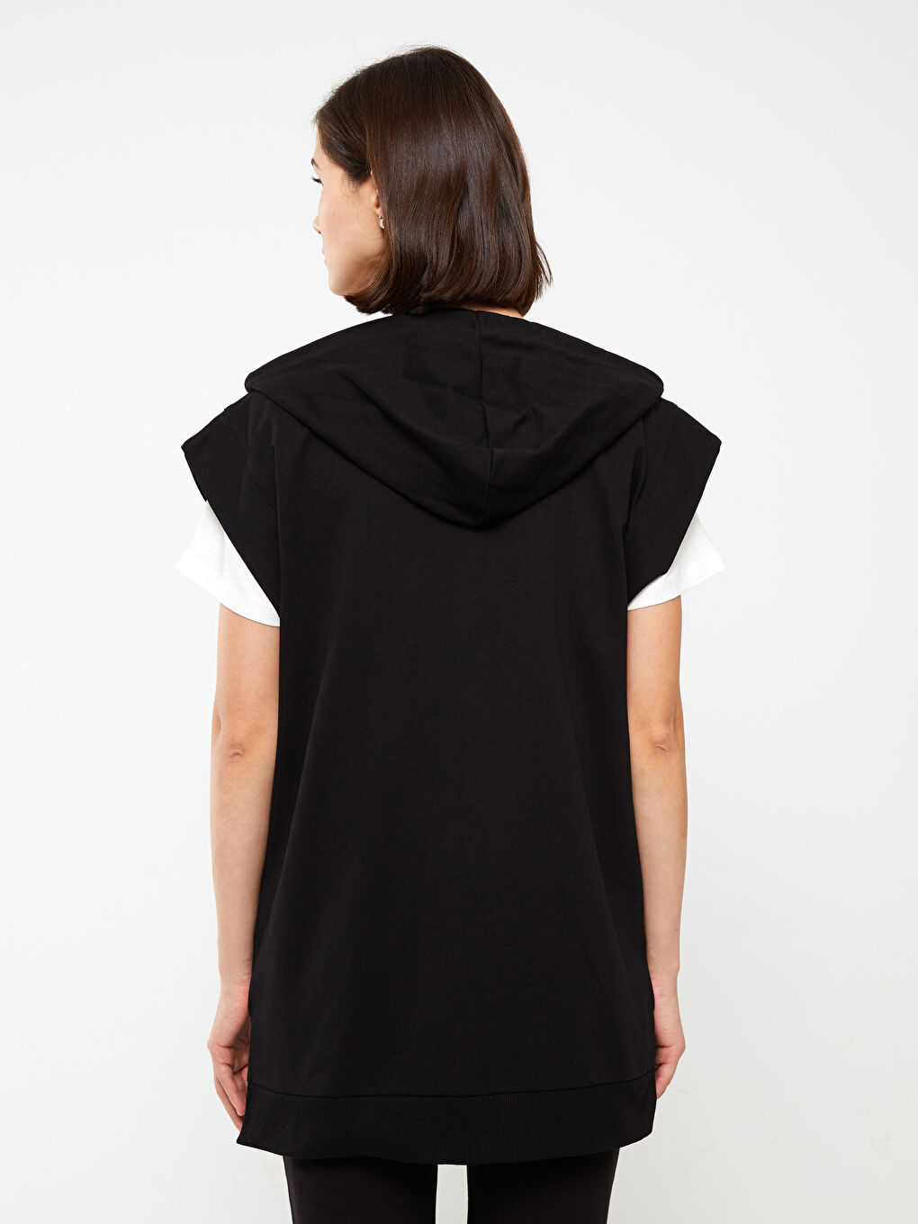 Siyah Kapüşonlu Düz Kısa Kollu Oversize Kadın Spor Hırka-4