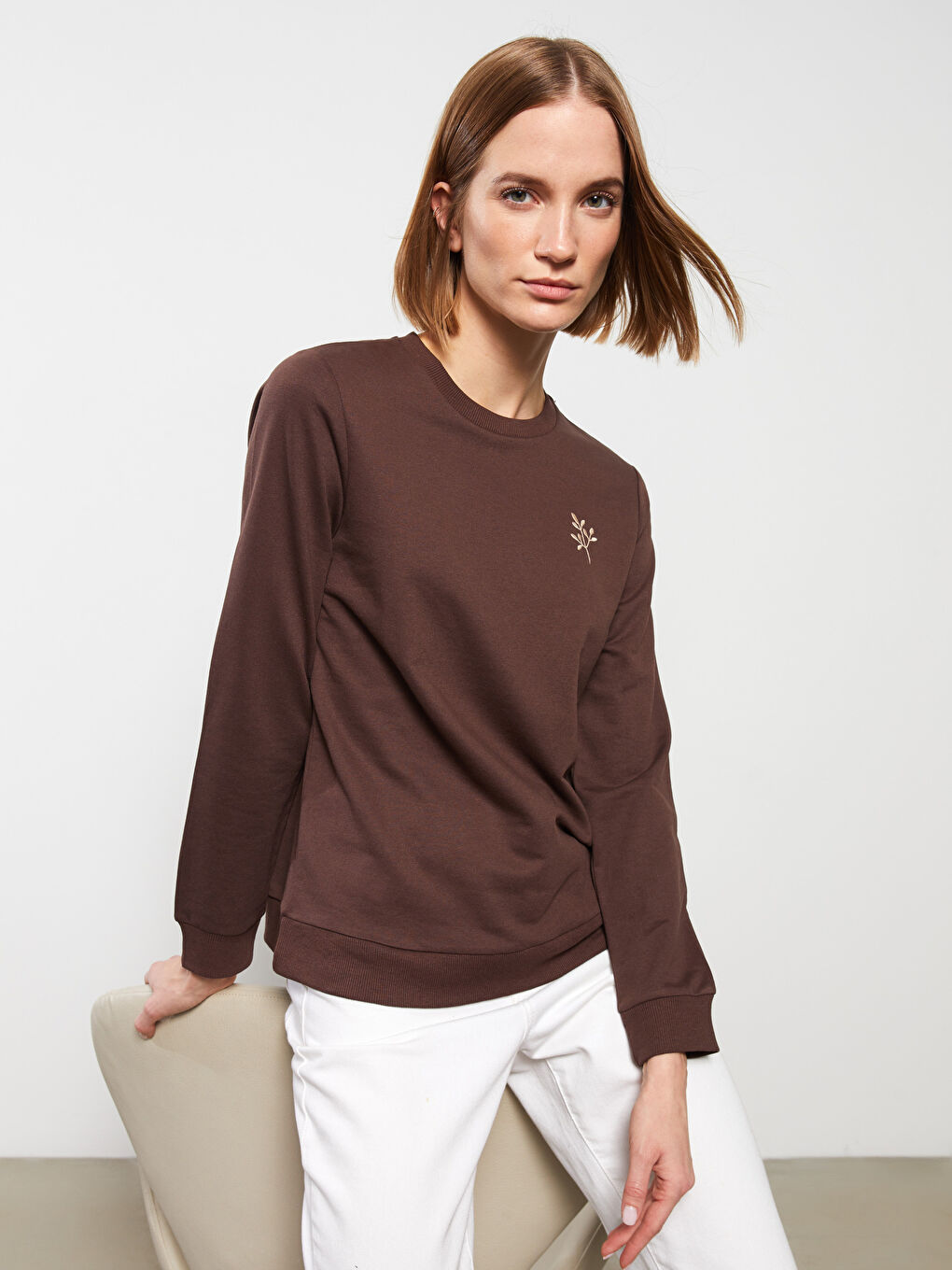 Crew Neck Embroidered Long Sleeve Women's Sweatshirt