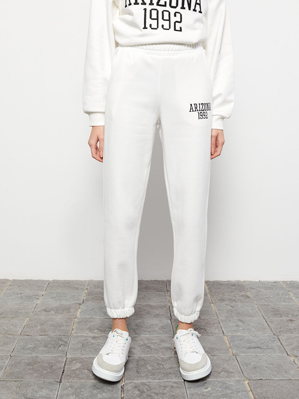 بنطلون رياضي تخين مطبوع بخصر مرن للسيدات-3