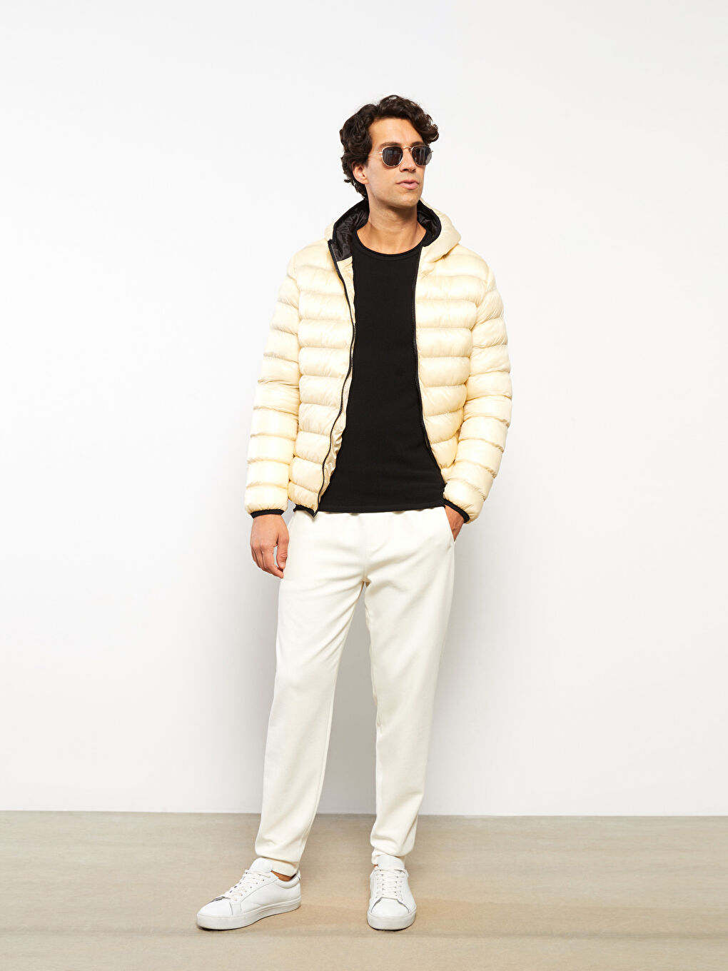 بالطو منتفخ بفتحة عادية بكابوش للرجال