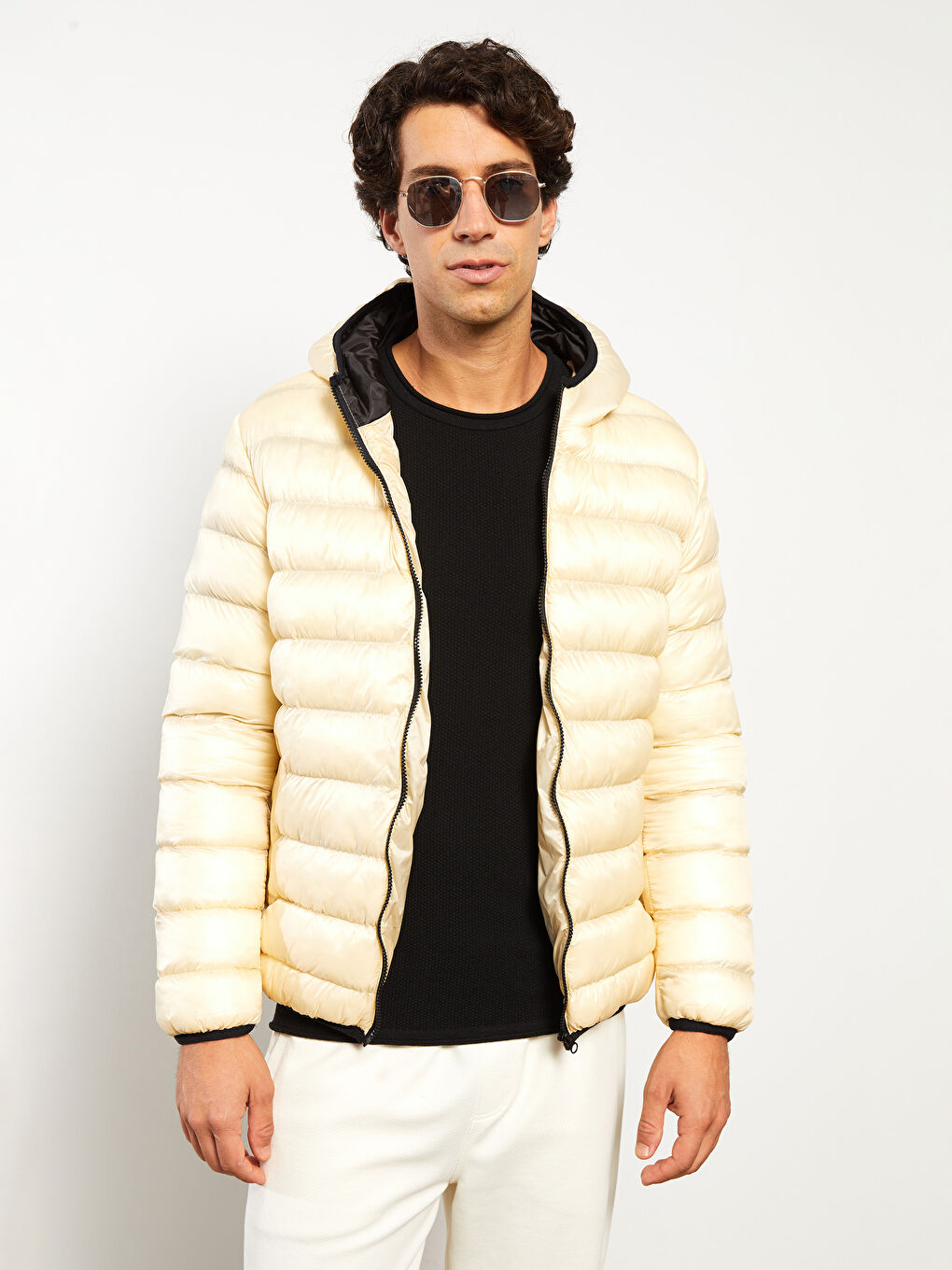 بالطو منتفخ بفتحة عادية بكابوش للرجال-1