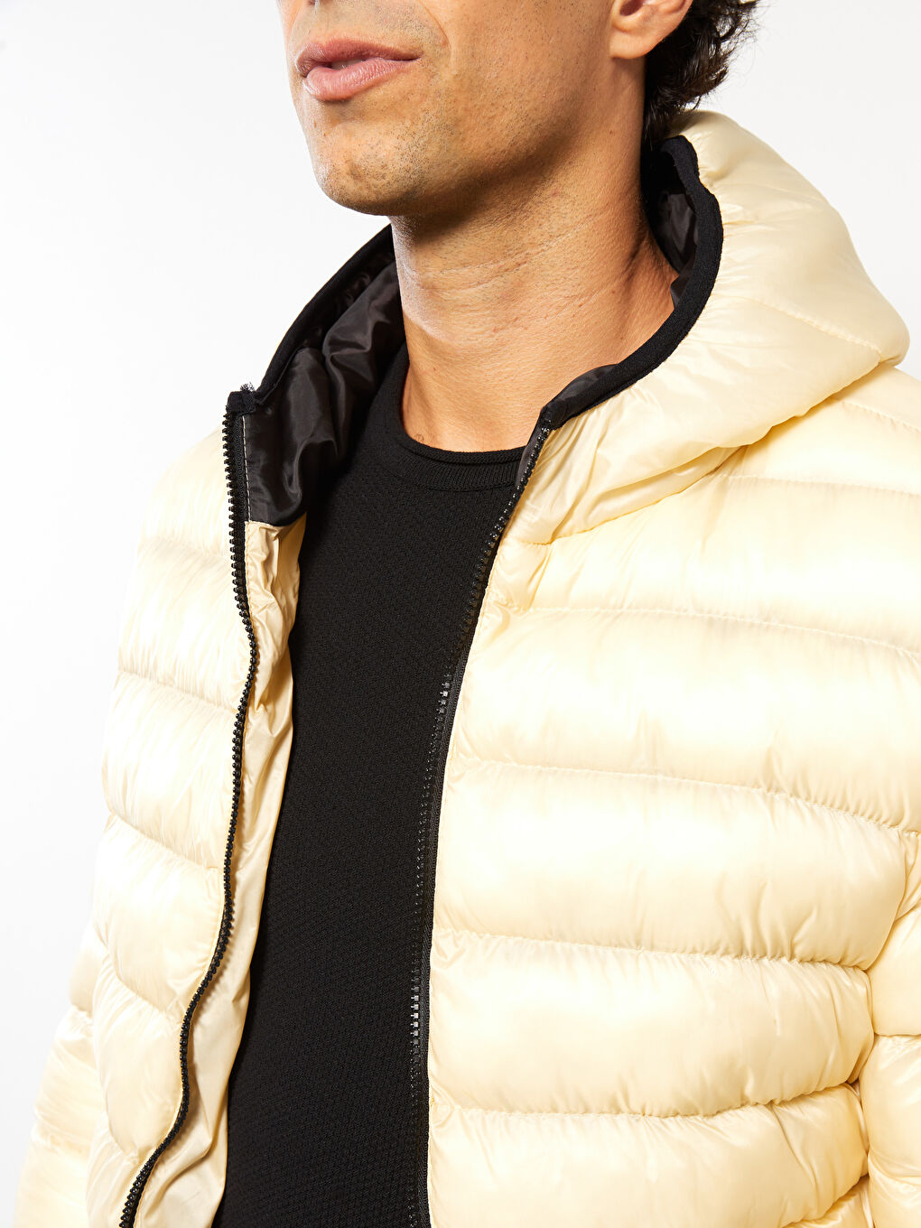 بالطو منتفخ بفتحة عادية بكابوش للرجال-4