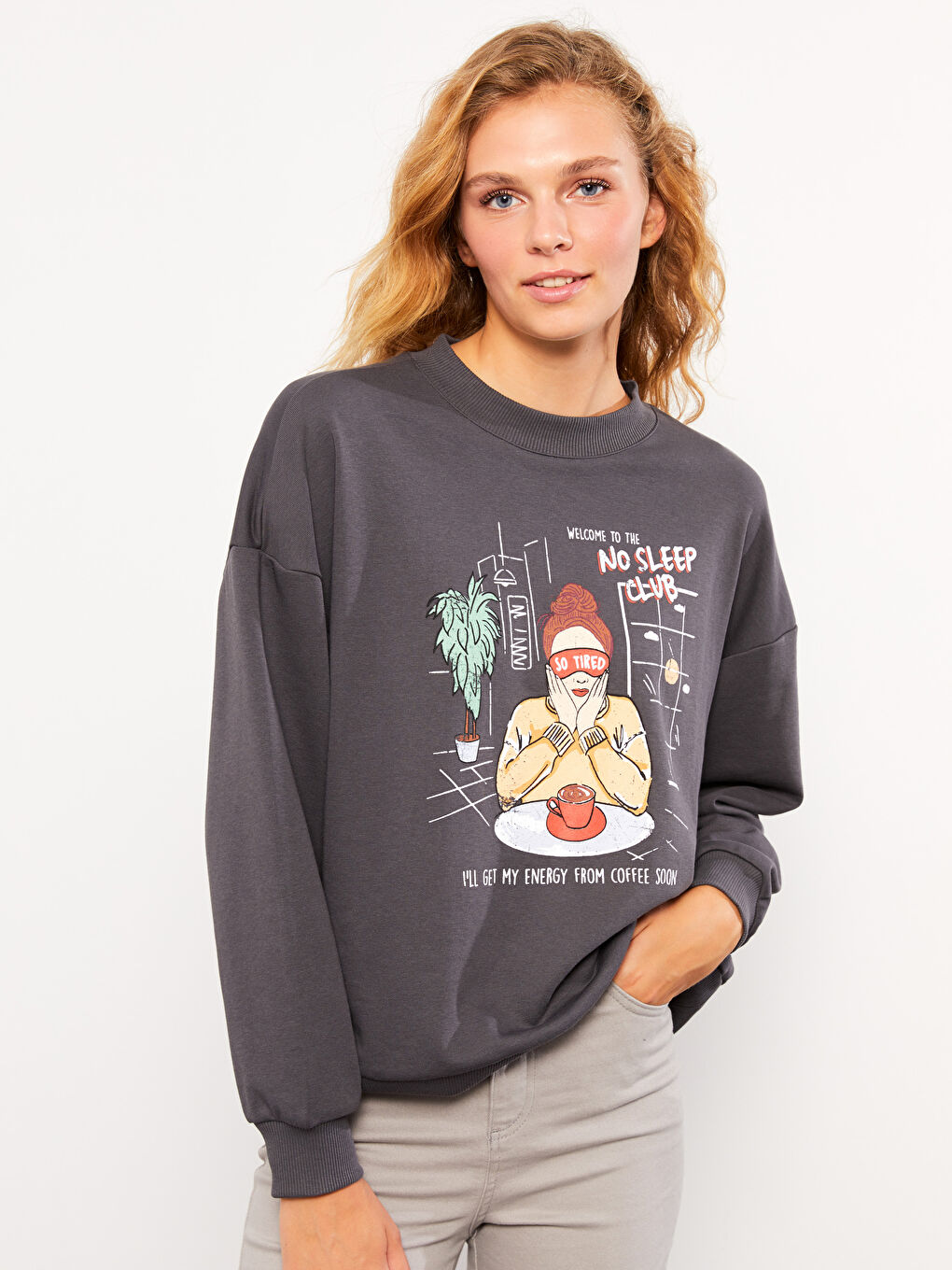 سويت شيرت كم طويل مطبوع بياقة دائرية للسيدات