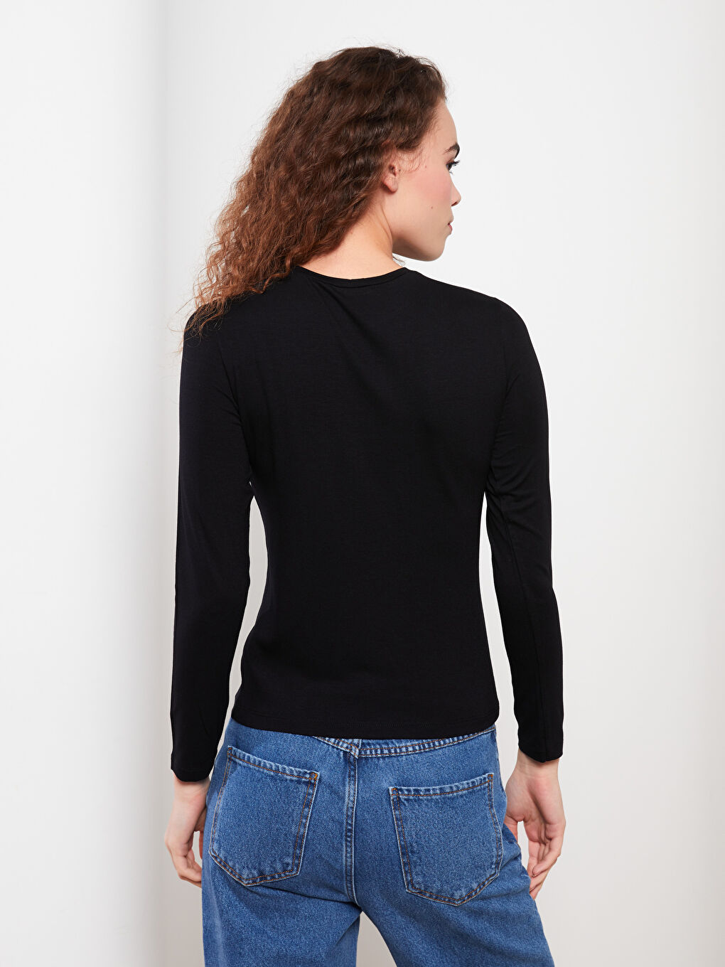 Siyah Bisiklet Yaka Düz Uzun Kollu Kadın Tişört-4