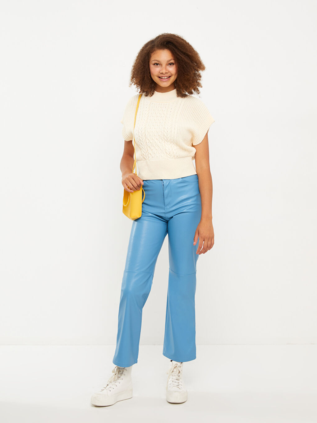 Ekru Dik Yaka Kendinden Desenli Kadın Triko Süveter-2