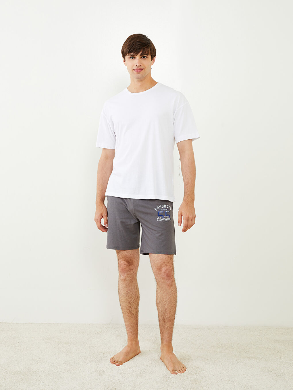شورت بيجامة رجالي بقصة عادية