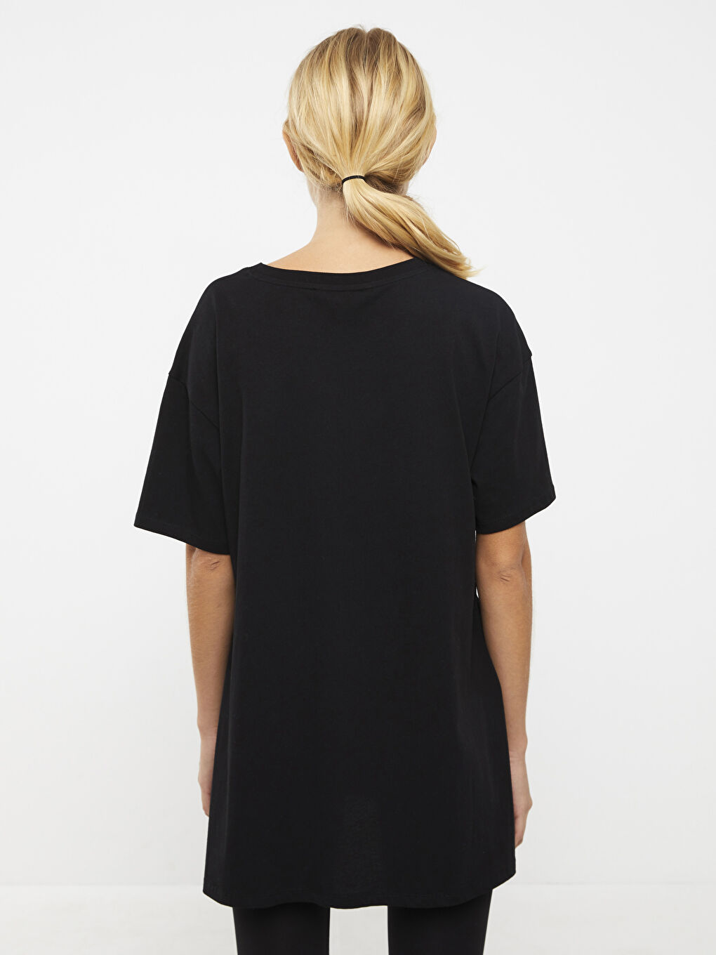 Siyah Bisiklet Yaka Düz Kısa Kollu Pamuklu Kadın Tişört-4