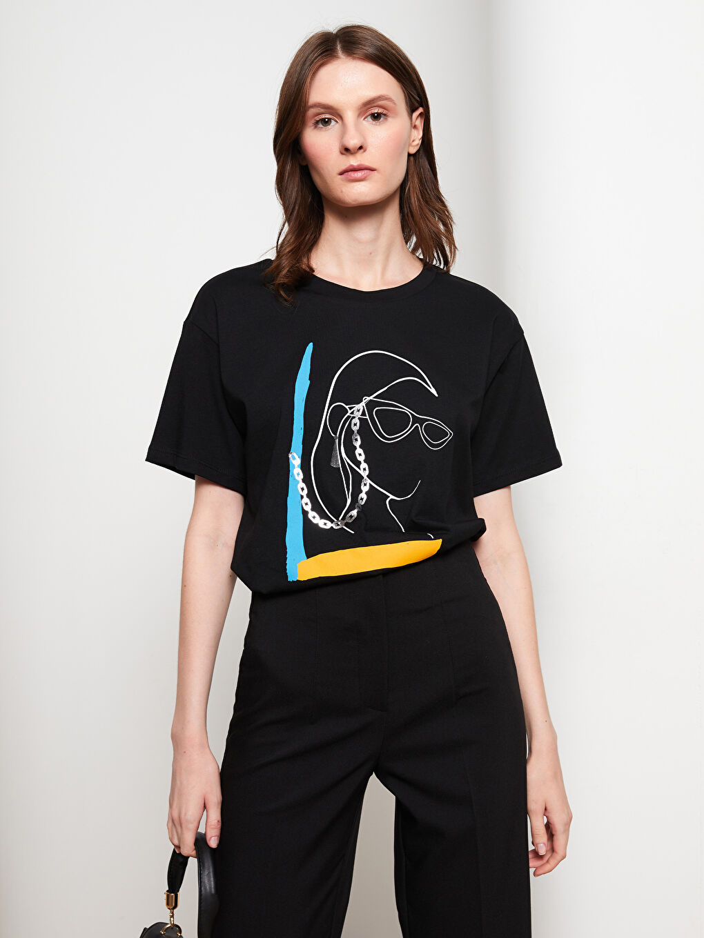 Siyah Bisiklet Yaka Baskılı Kısa Kollu Pamuklu Kadın Tişört
