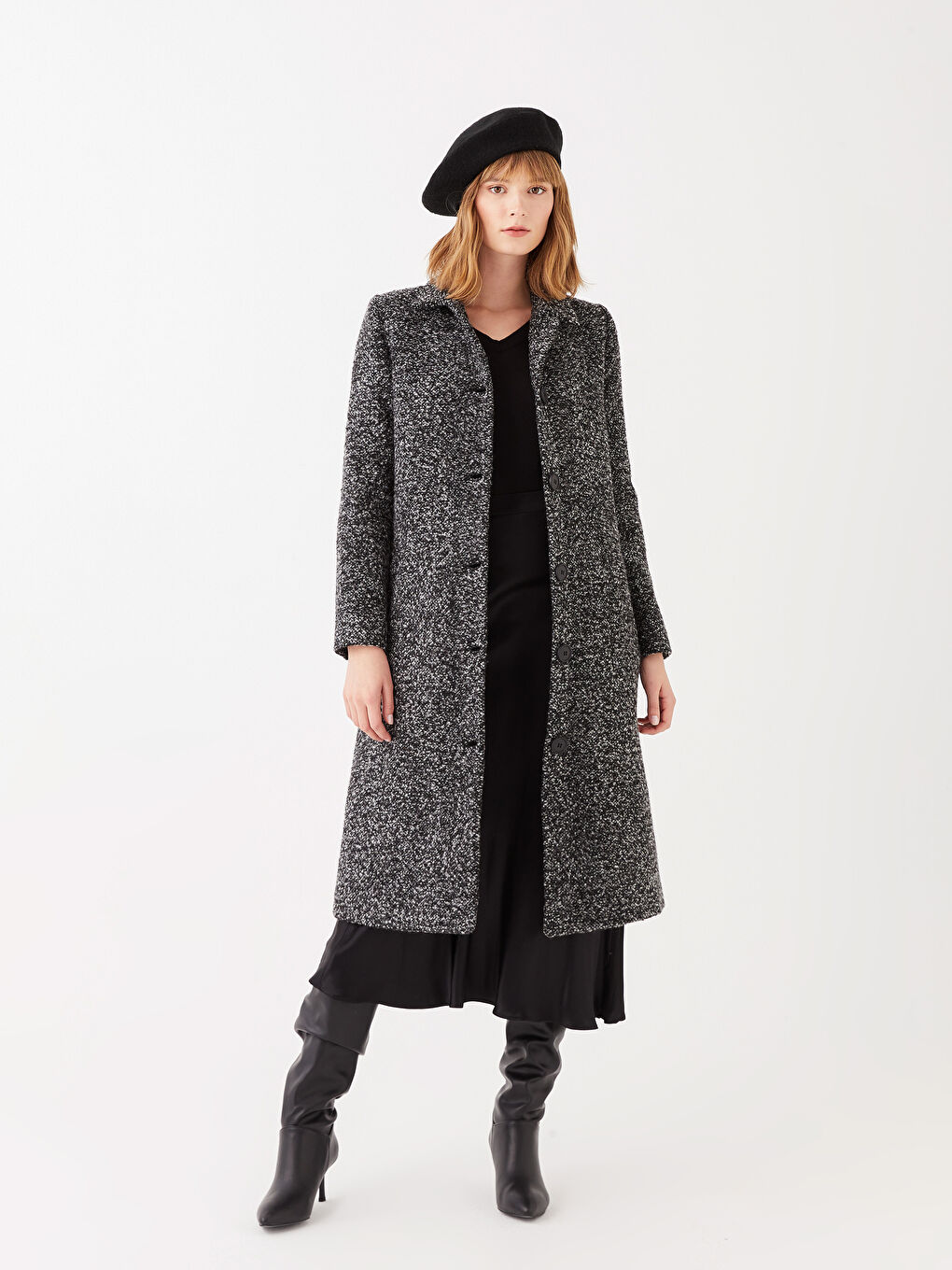 Siyah Gömlek Yaka Desenli Uzun Kollu Kadın Kaşe Kaban