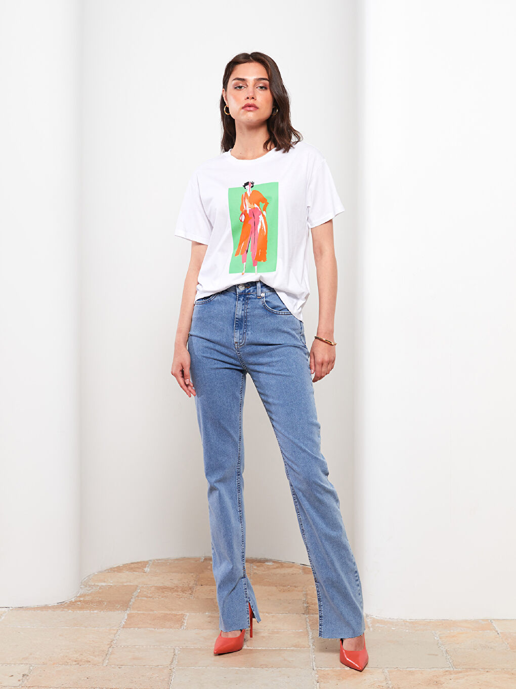 Beyaz Bisiklet Yaka Baskılı Kısa Kollu Pamuklu Kadın Tişört-2