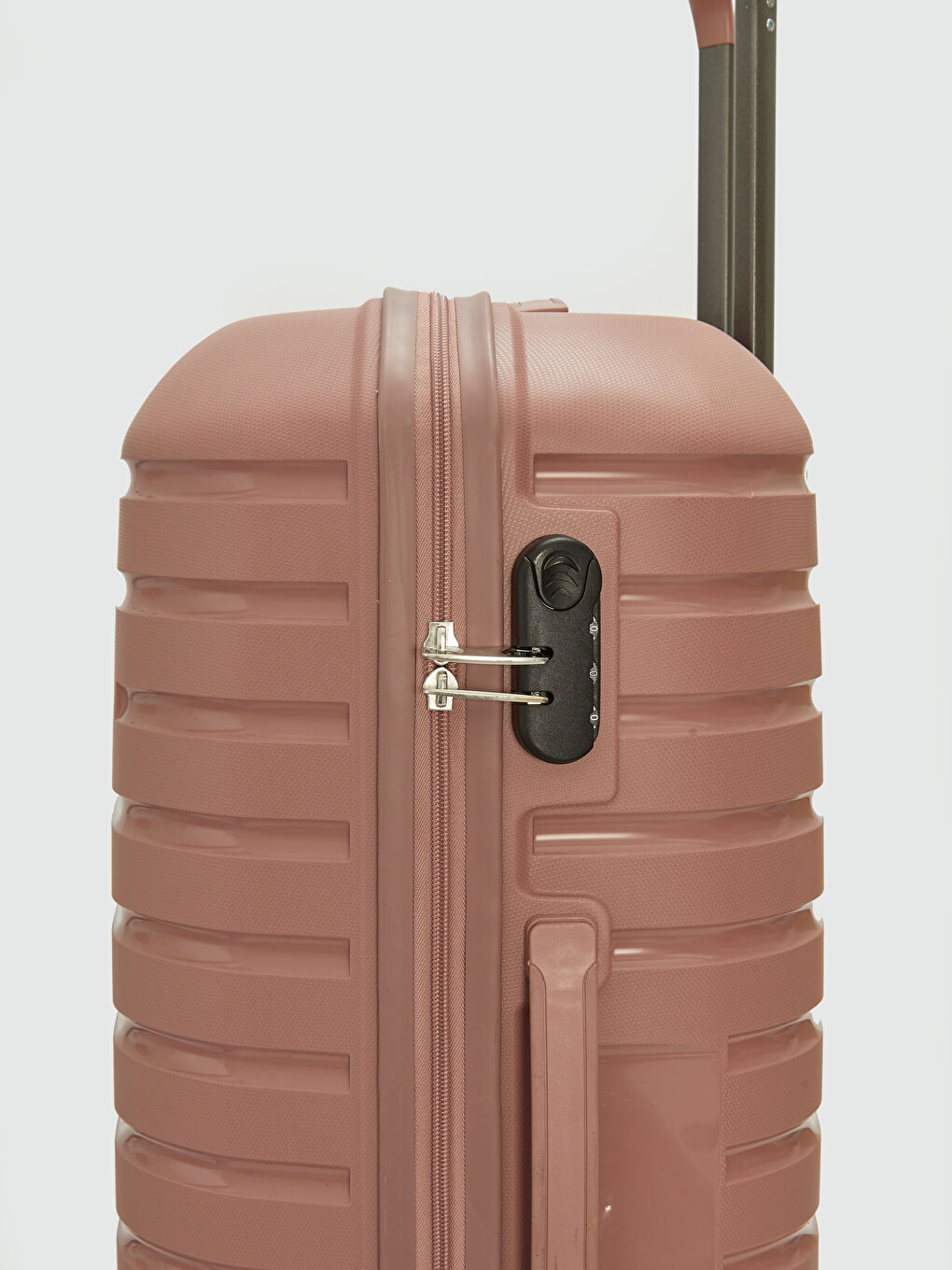 Pembe Kilit Detaylı Çekme Mekanizmalı Küçük Boy Valiz-4