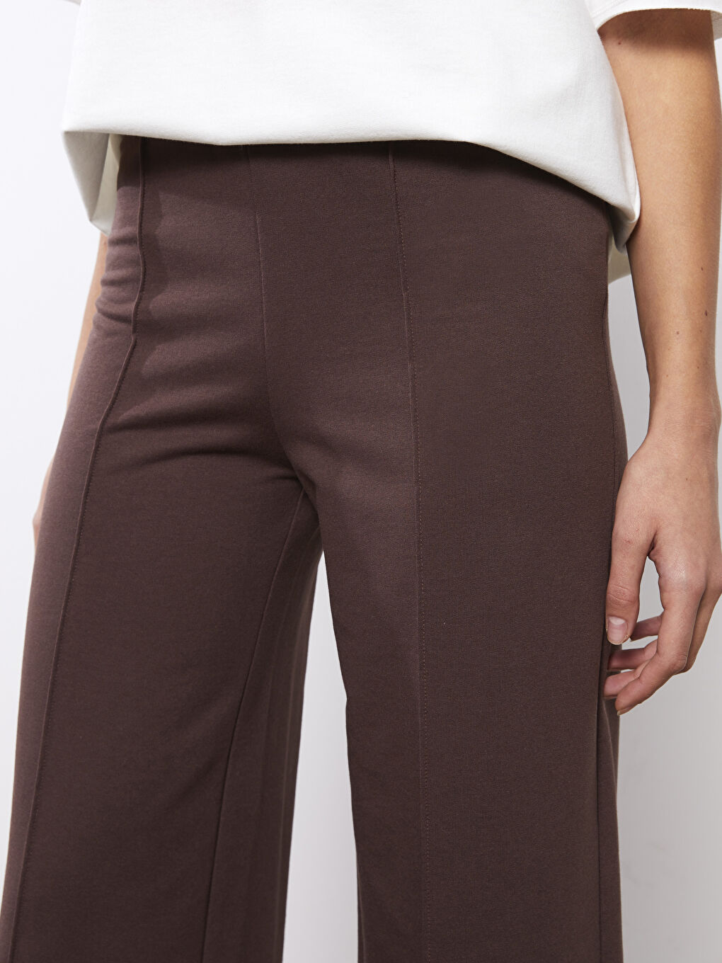 Women's Elastic Waist Comfortable Fit Plain Sweatpants-3