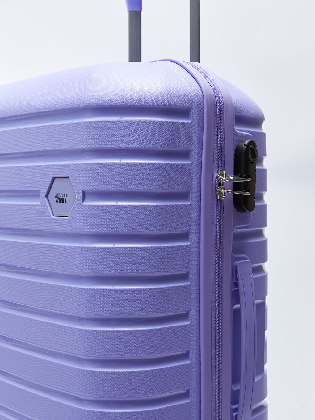 Mor Kilit Detaylı Çekme Mekanizmalı Büyük Boy Valiz-4
