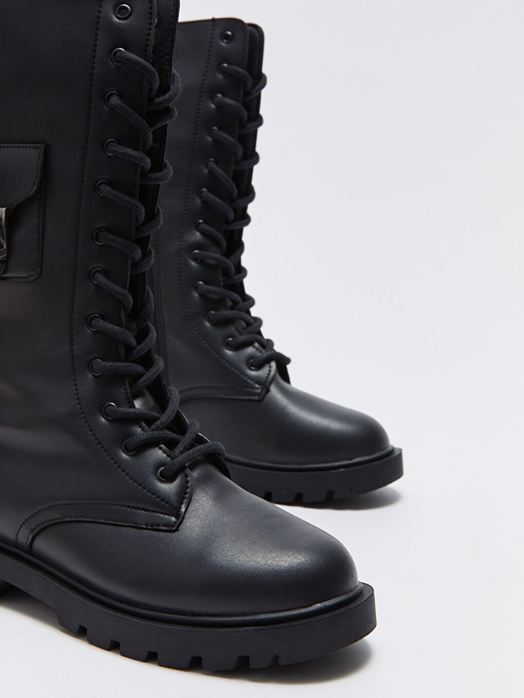 Siyah Deri Görünümlü Kız Çocuk Çizme-2