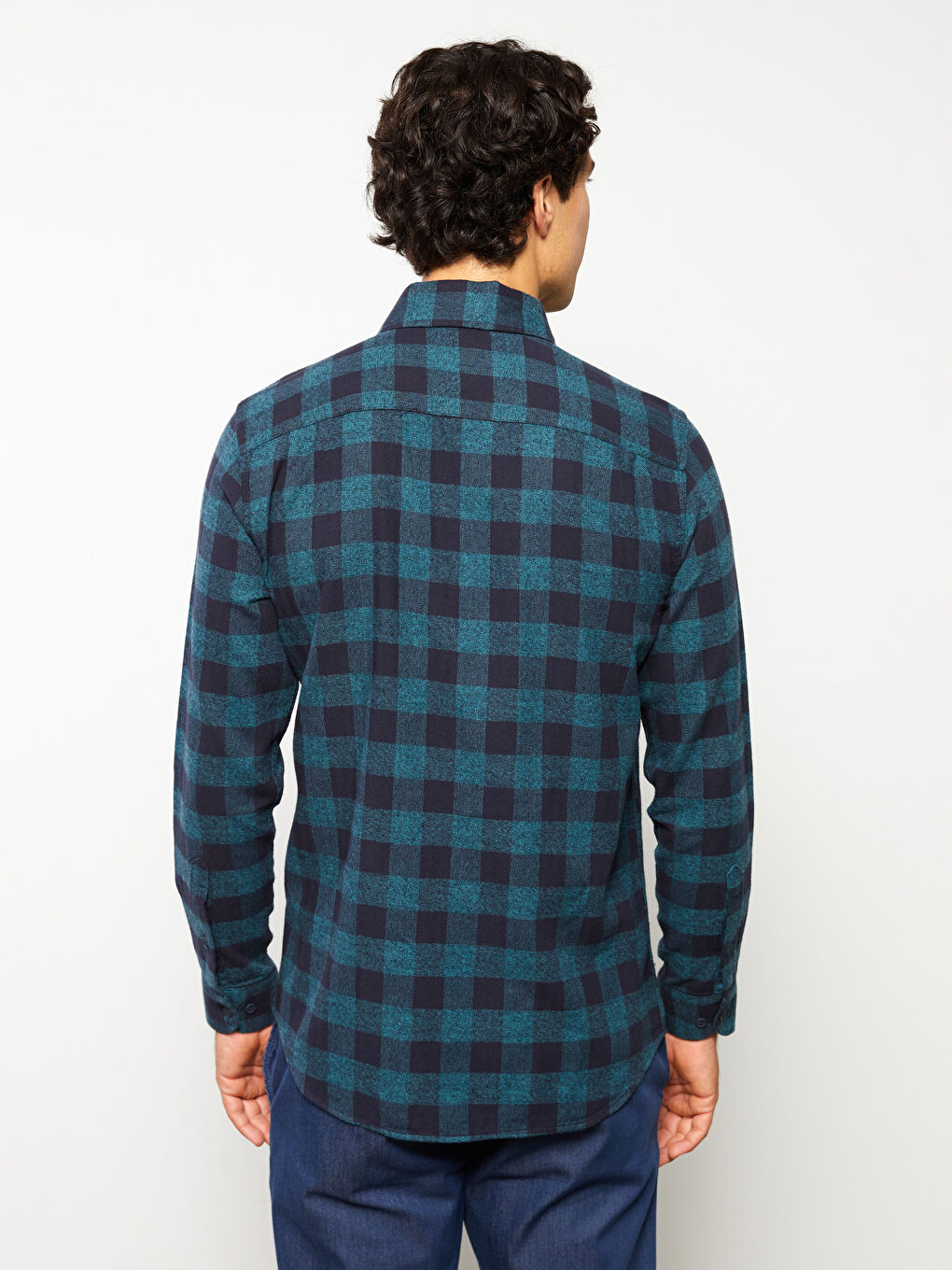 Рубашка в клетку с длинным рукавом стандартного кроя для мужчин-4
