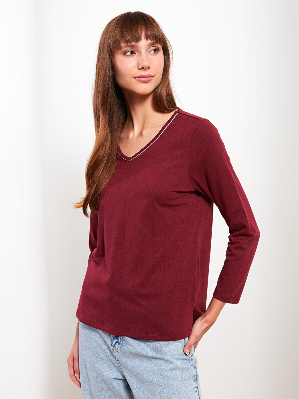 بلوزة نسائية بأكمام طويلة وياقة على شكل حرف V سادة-2