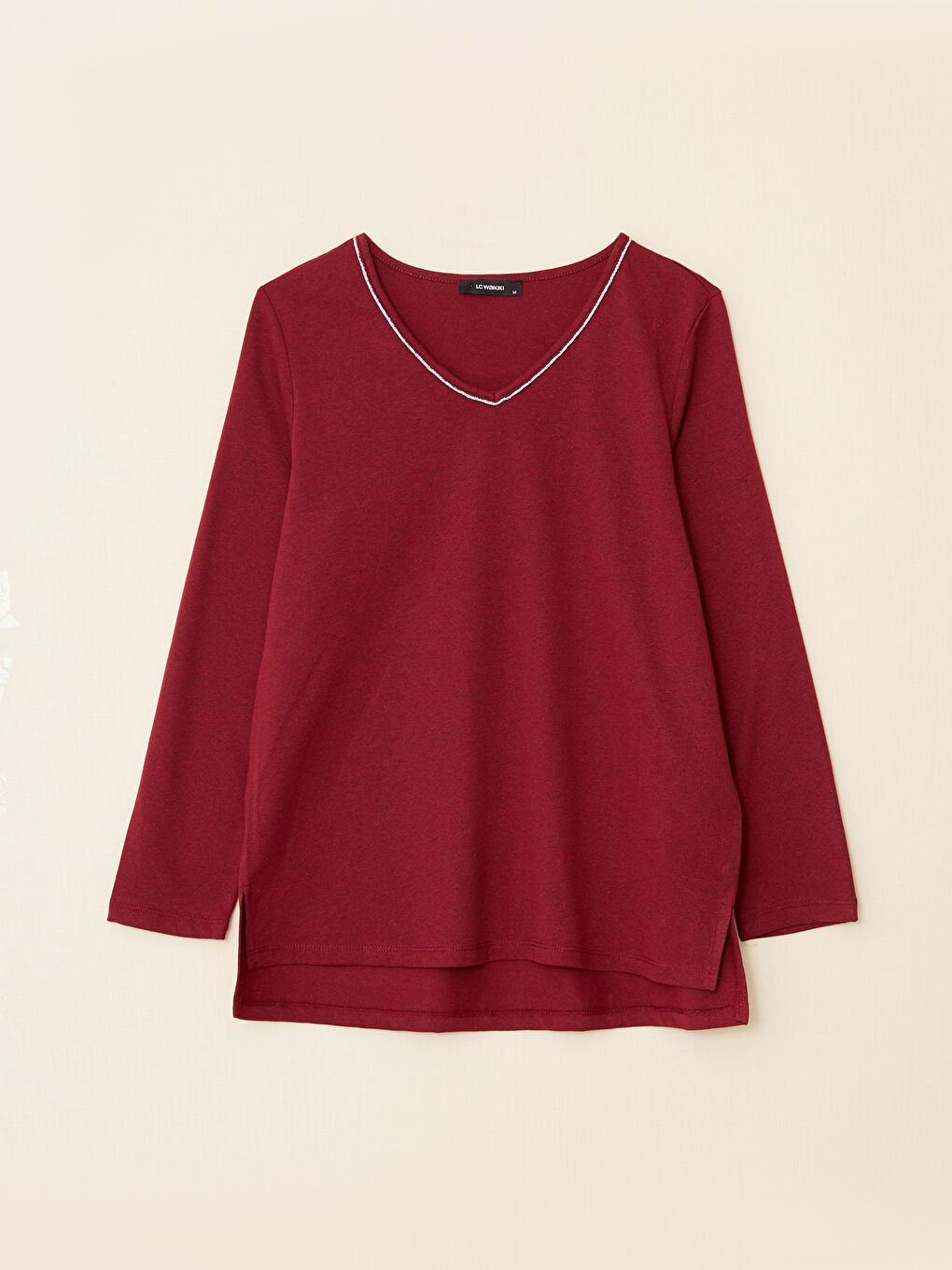 بلوزة نسائية بأكمام طويلة وياقة على شكل حرف V سادة-6