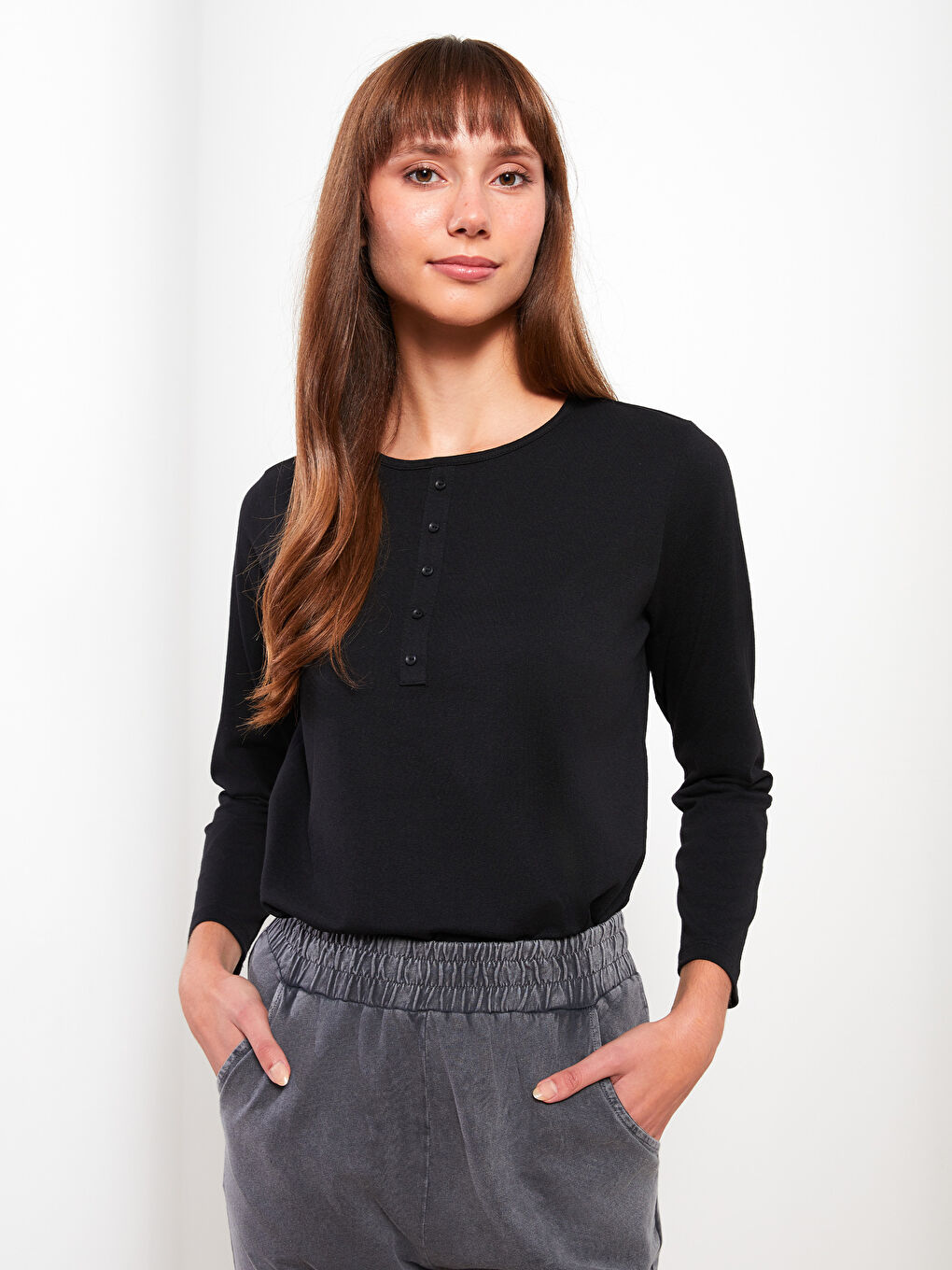 تيشيرت كم طويل سادة بياقة دائرية للسيدات