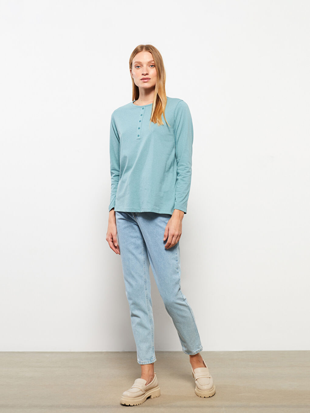Crew Neck Plain Long Sleeve Women's T-Shirt-1