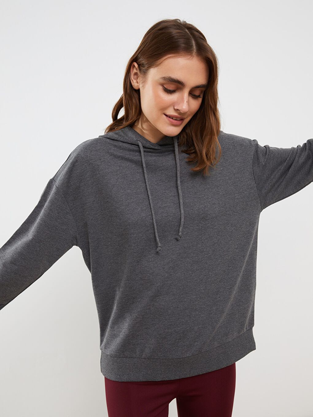 قميص بيجامة بكابوش عادي كم طويل للسيدات