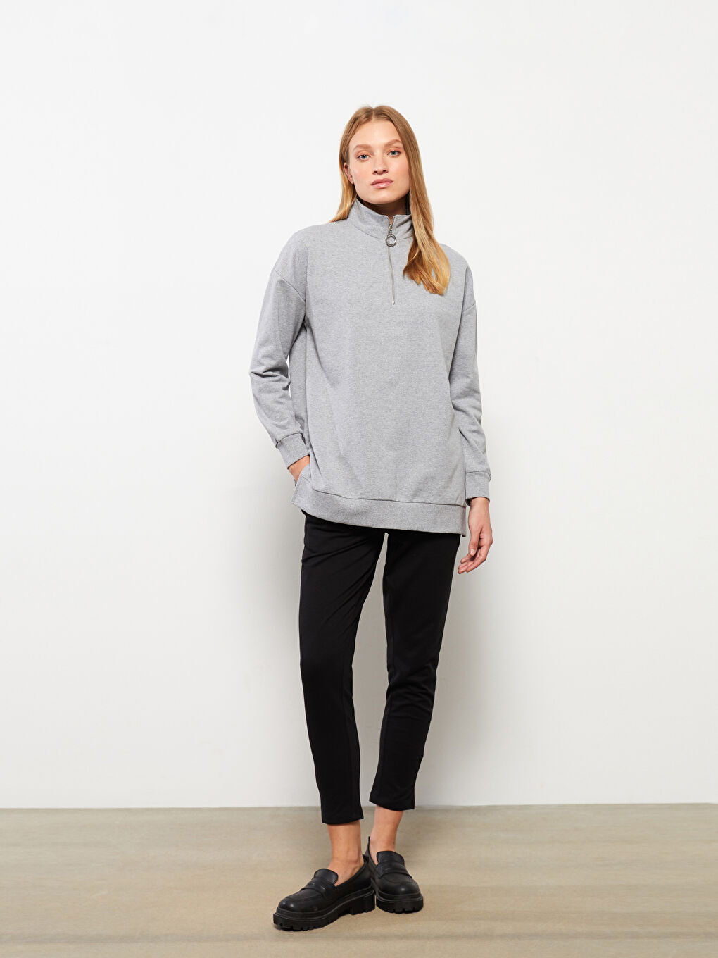 Gri Dik Yaka Düz Uzun Kollu Kadın Pijama Üst-1