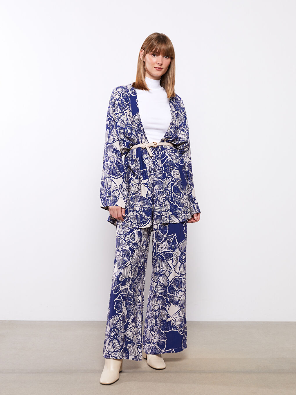 Mavi Beli Lastikli Rahat Kalıp Desenli Viskon Kadın Pantolon