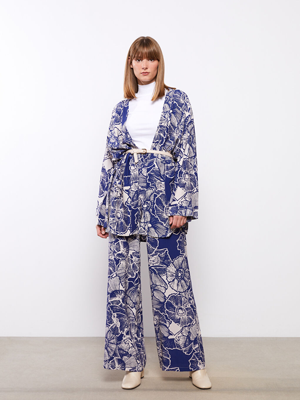 Mavi Beli Lastikli Rahat Kalıp Desenli Viskon Kadın Pantolon-1