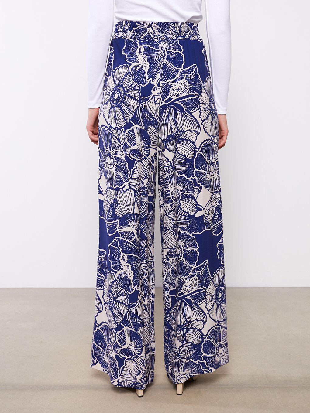 Mavi Beli Lastikli Rahat Kalıp Desenli Viskon Kadın Pantolon-4