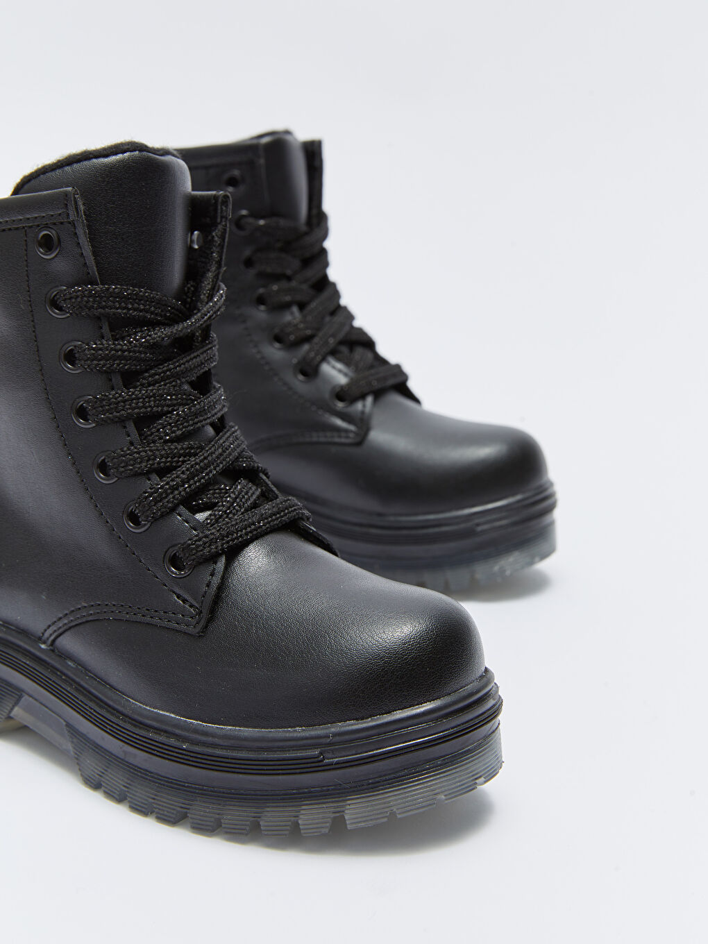 Siyah Deri Görünümlü Bağcık ve Fermuarlı Kız Çocuk Bot-2