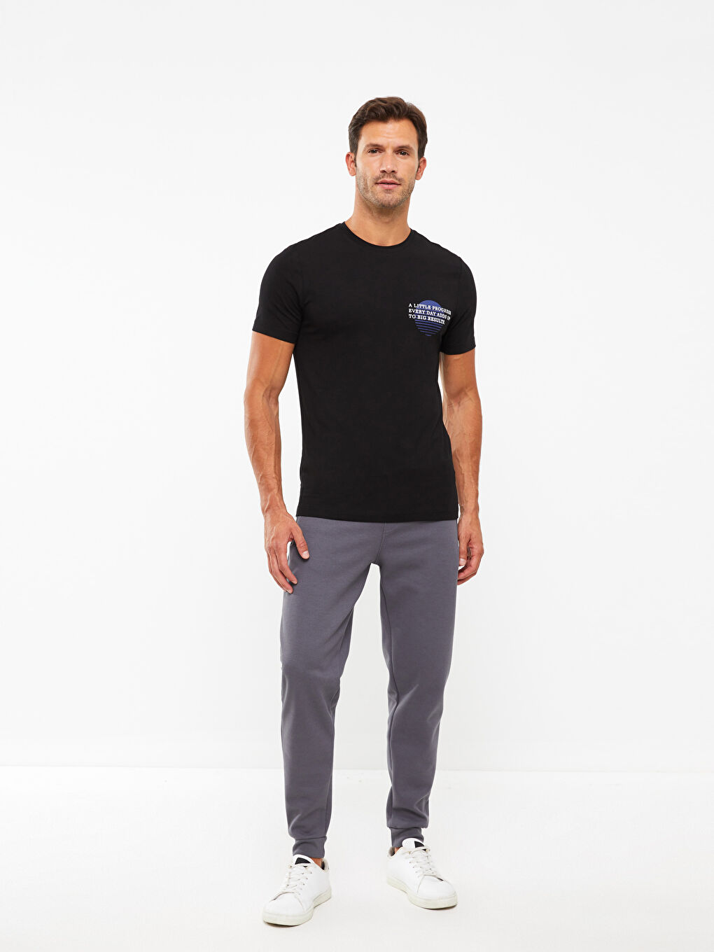 تيشيرت رجالي ياقة دائرية كم قصير مطبوع قطن ممشط-1