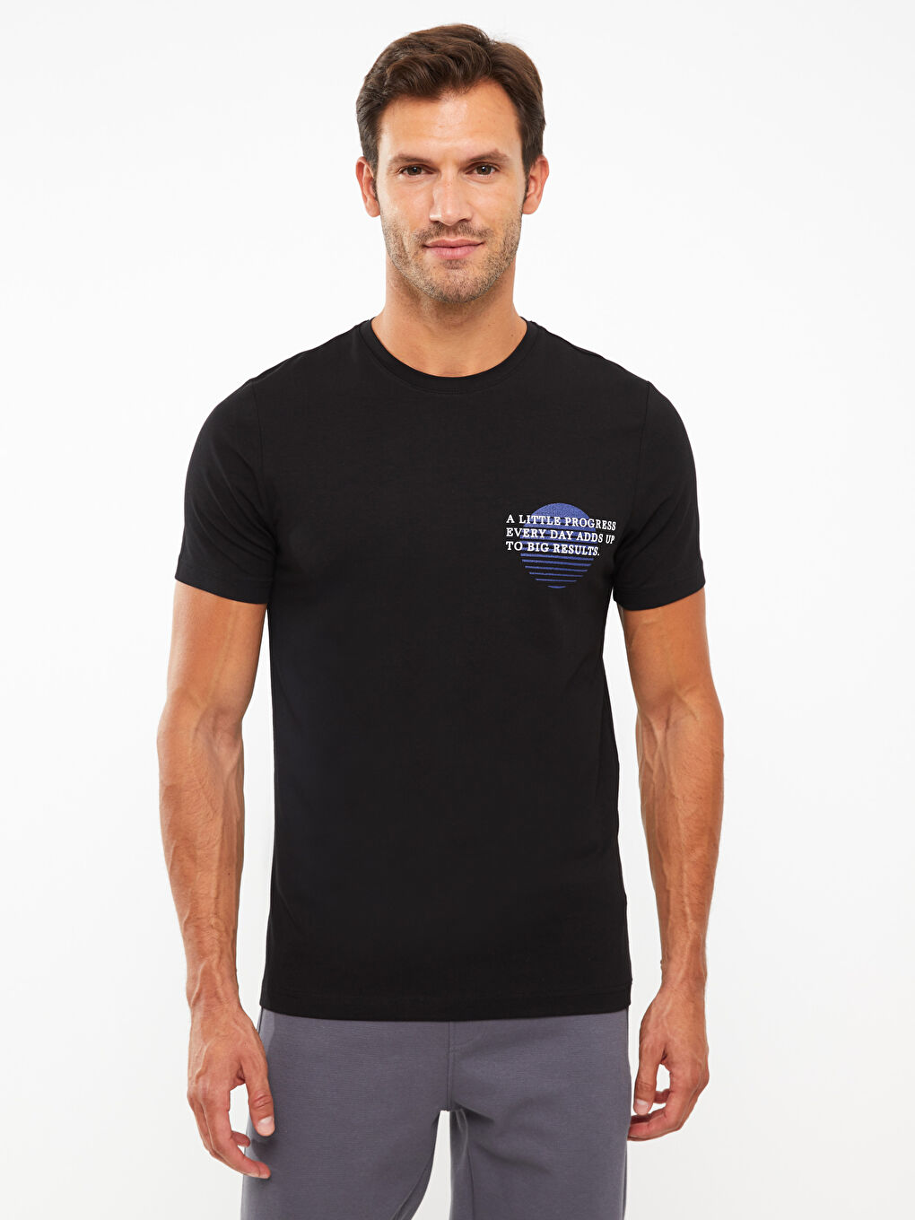 تيشيرت رجالي ياقة دائرية كم قصير مطبوع قطن ممشط-2
