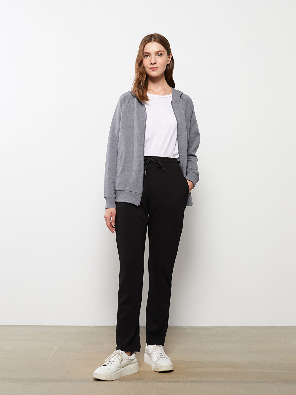 Siyah Kadın Beli Lastikli Düz Eşofman Altı-1