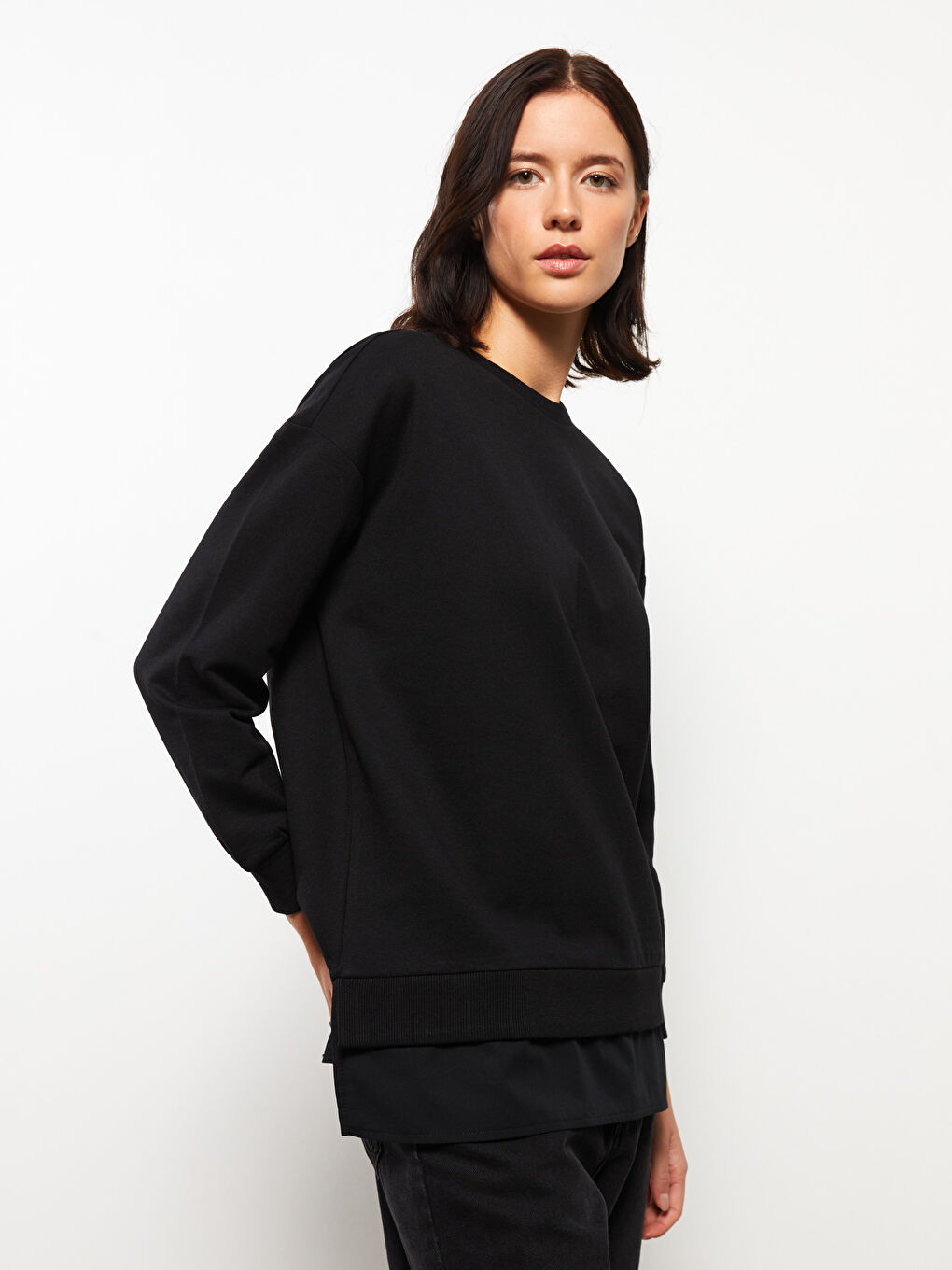 LCWAIKIKI Basic Yeni Siyah Bisiklet Yaka Oversize Kadın Sweatshirt - 1