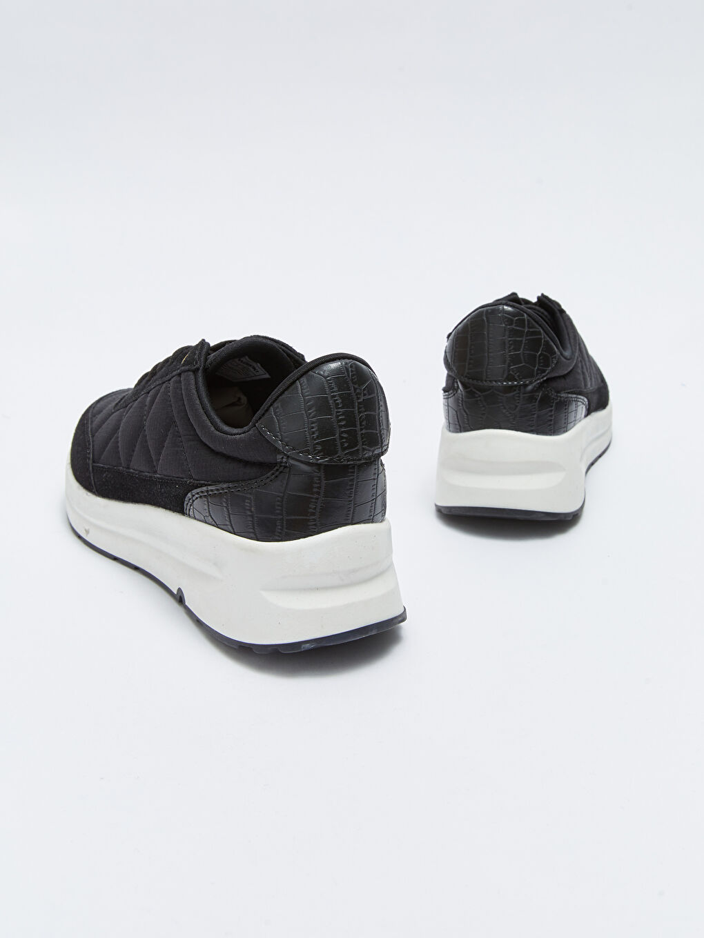 Siyah Renk Bloklu Bağcıklı Kadın Spor Ayakkabı-4