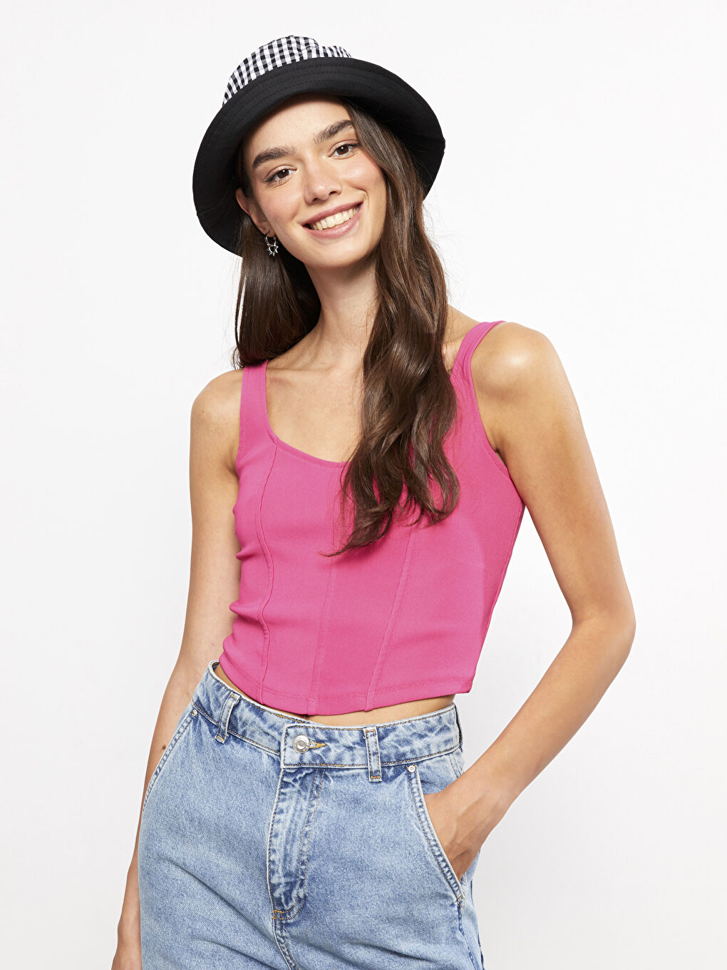 U Neck Plain Strappy Crop Women's Tank Top-1